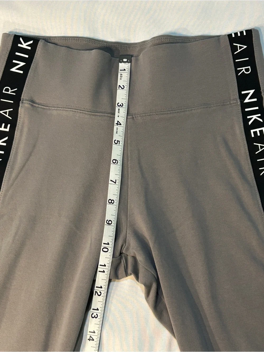 Nike Air Logo Sportswear Leggings Women's Size M Gray Pants CV8570-056